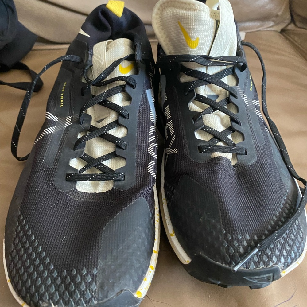 Shoes - Picture 2 of 4